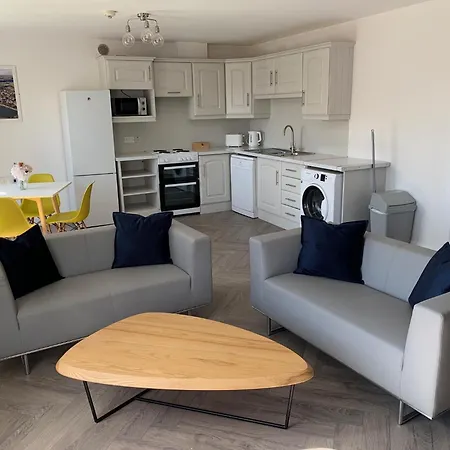 Town Center Beautiful 1 Bed *